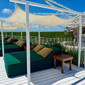 https://mx-tulum.allrivieramayahotels.com